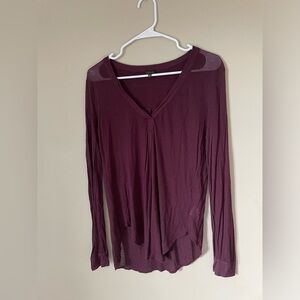 Aritzia Babaton Brooks Henley long sleeve V-neck size XXS NWOT burgandy